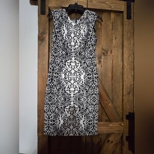 madison leigh Black and White Sleeveless Midi Dress